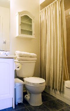 Holiday House in Mississauga, Ontario (Ontario) or holiday homes and vacation rentals