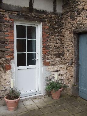 Entrance to rear garden