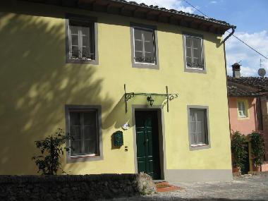 Holiday House in Monte san quirico (Lucca) or holiday homes and vacation rentals
