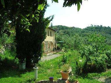 The lower part of this villa is Casa Flora, with garden of its own