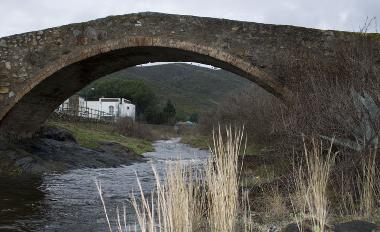 Holiday Apartment in Llan�� Valleta (Girona) or holiday homes and vacation rentals