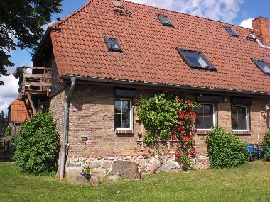 Holiday House in Altenlinden (Mecklenburgische Seenplatte) or holiday homes and vacation rentals