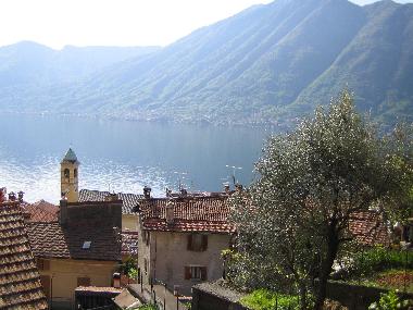 Holiday House in Colonno (Como) or holiday homes and vacation rentals