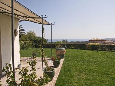 Holiday House in Villeneuve Loubet (Alpes-Maritimes) or holiday homes and vacation rentals
