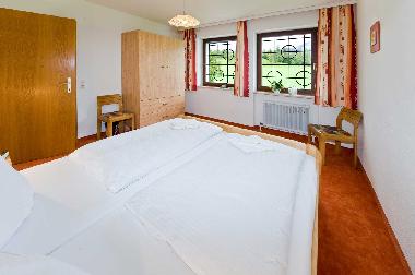 Bedroom 2 apartment 2, Haus Jonghof