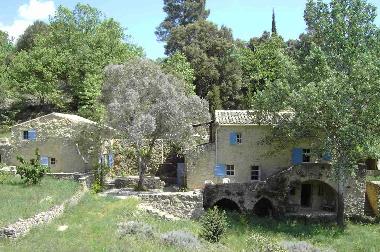 Holiday House in Goudargues (Gard) or holiday homes and vacation rentals