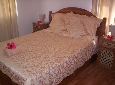 ( B ) - Second bedroom with Queen Size Bed- Also has ventilated wardrobe. 