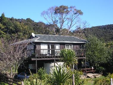 Holiday House in Kennedy Bay (Thames-Coromandel) or holiday homes and vacation rentals