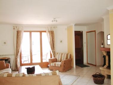 Holiday House in Molleges (Bouches-du-Rhne) or holiday homes and vacation rentals