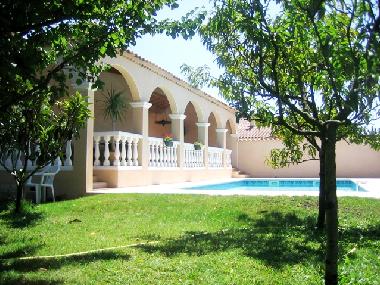 Holiday House in Molleges (Bouches-du-Rhne) or holiday homes and vacation rentals