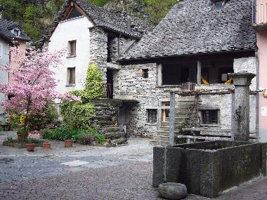 Holiday House in Moghegno (Lago Maggiore) or holiday homes and vacation rentals