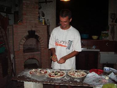The best Pizza-man of the Oasis: the owner bodily