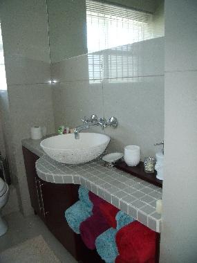 Modern compact bathroom
