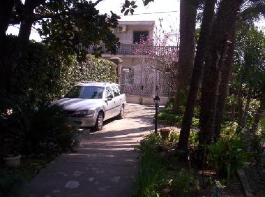 Entrance from the promande