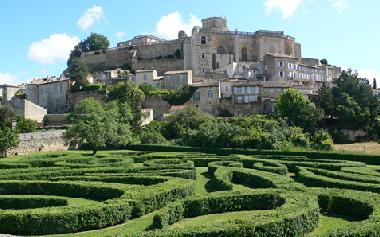 Holiday House in GRIGNAN Chamaret (Drme) or holiday homes and vacation rentals