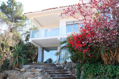Chalet in La Floresta (Barcelona) or holiday homes and vacation rentals