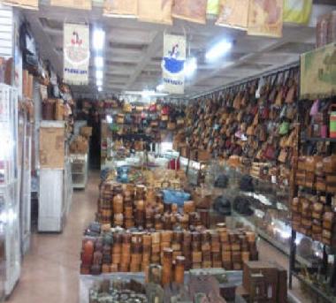 Leather goods in Asu