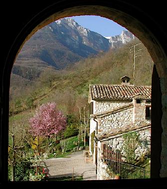 Holiday House in Sarnano (Macerata) or holiday homes and vacation rentals