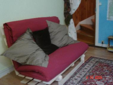 Fold out futon bed