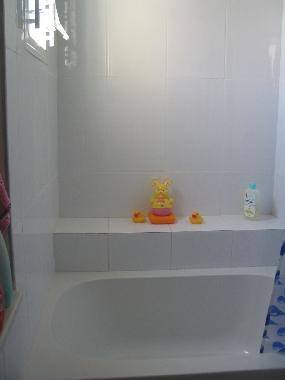 Little bathtub in the bathroom. Great for kids!