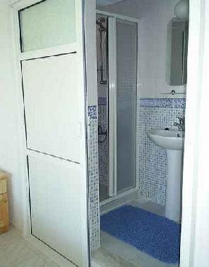 En-suite bathroom