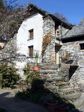 Holiday House in Maggia/Moghegno (Locarno) or holiday homes and vacation rentals