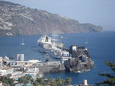 Bed and Breakfast in Funchal (Madeira) or holiday homes and vacation rentals