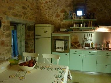 KITCHEN AREA - ENTRANCE