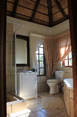 Bathroom No. 4 en suite