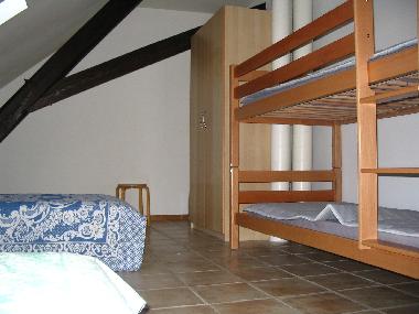 Kids Room 2 bed, 2 bunk beds & cupboard