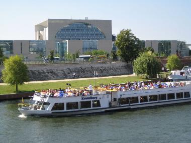 Holiday Apartment in Berlin (Tempelhof) or holiday homes and vacation rentals