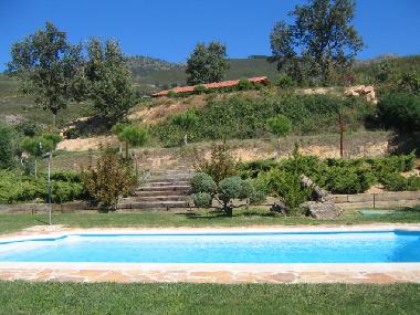 Holiday House in CANDELEDA-EL RASO (vila) or holiday homes and vacation rentals