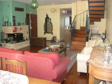 entrance and living room