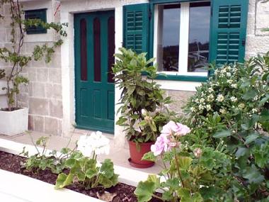 Holiday House in Povlja (Splitsko-Dalmatinska) or holiday homes and vacation rentals