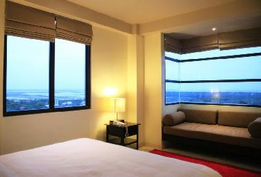 Red Room with KIng sized bed and ensuite bathroom