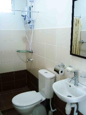 2 x Bathroom with Shower & WC