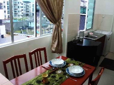 Dining & Kitchen