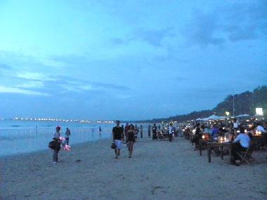 Seafood Dinner at Muaya Beach Jimbaran 10 mnt drive fr. apartment