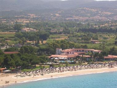 CAMPUS BEACH,behind the hotel you can see my home