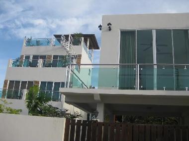3 storey villa and poolside villa