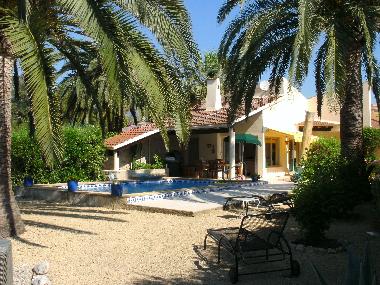 Chalet in La Nucia (Alicante / Alacant) or holiday homes and vacation rentals