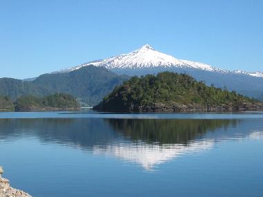 Holiday House in Chauquen (Los Lagos) or holiday homes and vacation rentals