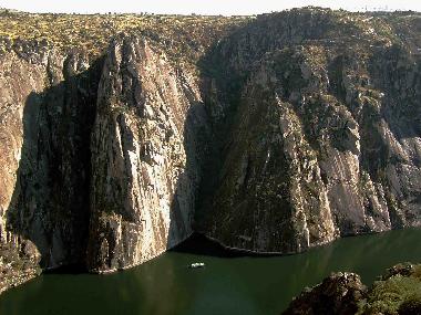 Holiday Apartment in Aldeadavila de la Ribera (Salamanca) or holiday homes and vacation rentals