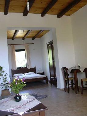 Holiday House in Sivas (Irakleio) or holiday homes and vacation rentals