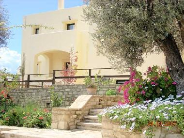 Holiday House in Sivas (Irakleio) or holiday homes and vacation rentals