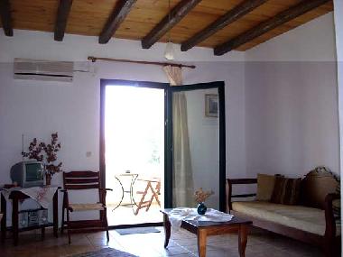 Holiday House in Sivas (Irakleio) or holiday homes and vacation rentals