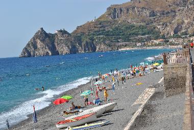 spiaggia davanti alla casa