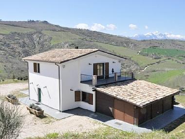 Holiday House in Tre ciminiere di Atri (Teramo) or holiday homes and vacation rentals
