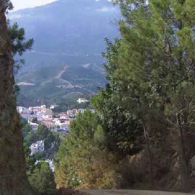 Visit many 1 day outings to traditional white washed villagers.