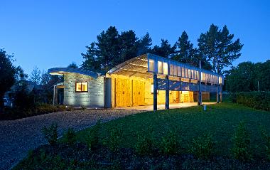 Indoor / outdoor BBQ / entertaining area and covered carport make for an easy and carefree stay